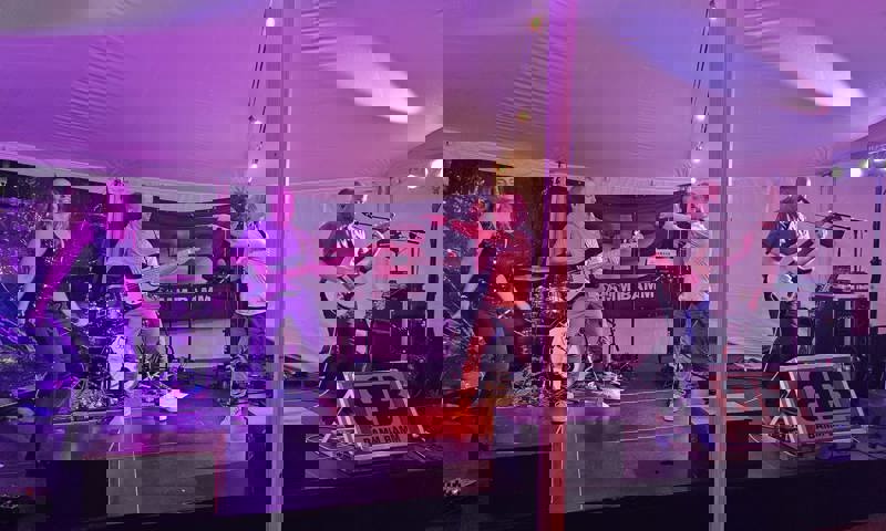 Bamm Bamm Op Het Melkwegfritom Festival